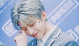 每日爆料娱乐蔡徐坤图片,魅力四溢引粉丝热议